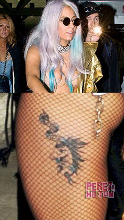 Lady GaGa isi arata noul tatuaj. Cum ti se pare? 