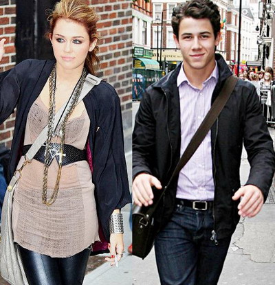 Nick Jonas si-a sarbatorit majoratul mergand cu Miley Cyrus la bowling - VIDEO