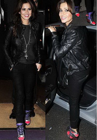 Iti plac incaltarile pe care le poarta Cheryl Cole? – GALERIE FOTO  