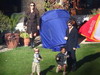 Angelina Jolie, Brad Pitt si copiii lor - in gradina vilei din Budapesta - FOTO