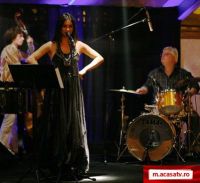 Aylin Cadir canta jazz - FOTO