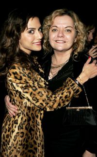Mama lui Brittany Murphy va scrie o carte despre viata si iubirile fiicei ei