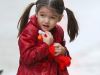 Suri Cruise are o jacheta de peste 65 de milioane -  Afla cat scot din buzunar vedetele pentru copiii lor