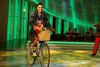 Paula pe bicicleta