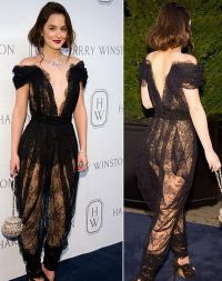  Leighton Meester, cu fundul la vedere. Iti place tinuta ei?