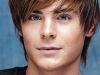 Zac Efron, suparat ca are capul imens