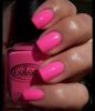 Unghii in culori neon