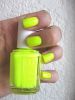 Unghii in culori neon