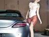 Asa masina, asa fata! Care e mai tare? Fotomodelul sau SLS 63 Supersport? 