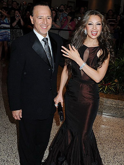 Thalia si Tommy Mottola celebreaza zece ani de casnicie