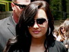 Demi Lovato s-a externat din centrul de recuperare, dar amana intoarcerea pe platourile de filmare
