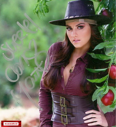 Vezi daca ai castigat o fotografie cu autograf Maite Perroni! - FOTO