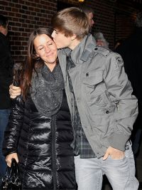 Justin Bieber isi adora mama