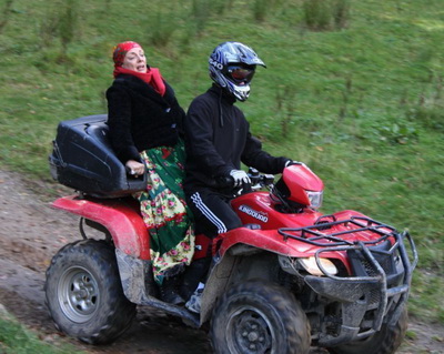 Carmen Tanase  - cursa nebuna cu un ATV - GALERIE FOTO