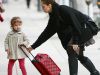 Jessica Alba, fiica ei, Honor si o valiza Minnie Mouse la plimbare prin oras – GAELRIE FOTO  