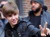 Justin Bieber isi petrece ziua de nastere cu bunicii, savurand tarta cu branza