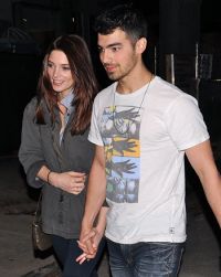  Joe Jonas si Ashley Greene se distreaza de minune impreuna