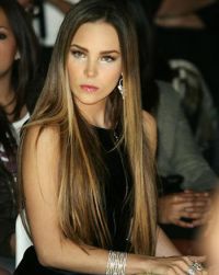 Belinda: Daca n-as fi fost actrita si cantareata, as fi fost designer vestimentar!