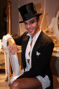 Paris Fashion Week - Alin Galatescu, EXCLUSIV pentru Perfecte.ro: Inca nu se stie daca show-ul Dior va avea loc! &nbsp;