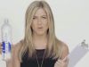 <span style="color:#f00;">Sex-tape</span> cu Jennifer Aniston! Vezi cum vinde actrita o sticla de apa! 