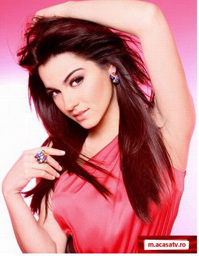 Maite Perroni nu vrea sa isi faca operatii estetice la fel ca Anahi