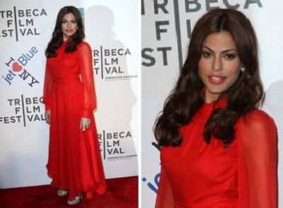 GALERIE FOTO: Eva Mendes i-a lasat pe toti cu gura cascata la lansarea ultimului ei film! Vezi ce tinuta a purtat!