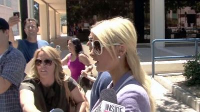 Paris Hilton, atacata de un 'nebun' in fata tribunalului