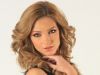 Madalina Draghici, o sedinta foto in culori neon pentru www.acasatv.ro