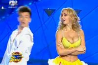 Inevitabilul s-a produs: Roxana, cu sfarcul la vedere la "Dansez pentru tine"!