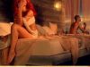 Rihanna in pat alaturi de un barbat dezbracat GALERIE FOTO