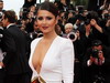 Cheryl Cole a afisat un decolteu sexy la Festivalul de Film de la Cannes - FOTO