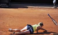 Sharapova a plonjat pentru finala!</span> IMAGINI HOT care au facut deliciul semifinalelor de la Roma