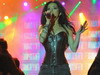 Inna a purtat la concert cizme cu sute de tinte si catarame, create special pentru ea de Mihaela Glavan - FOTO