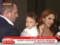 Baietelul Cristinei Spatar a implinit un an! A ales de pe tava un pix, microfonul si cheile de la masina! VIDEO