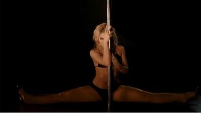 Shakira danseaza fierbinte la bara in cel mai nou clip! Presa din Spania: "Se marita cu Pique!"