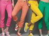 Jeansii colorati sunt un must vara asta – Vezi cum ii poti asorta – GALERIE FOTO