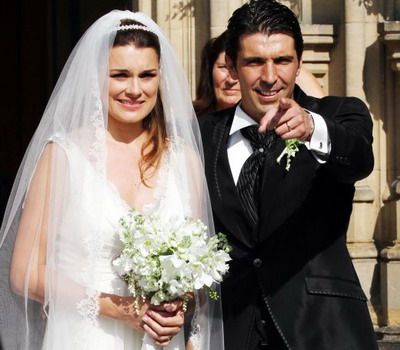 Buffon a pus, in sfarsit, genunchiul jos!</span> Rezultatul: o nunta de basm!