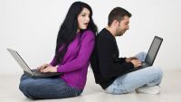 E dovedit stiintific! Ne place sa "verificam" telefonul si laptopul partenerului