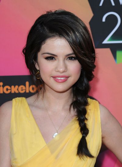 Selena Gomez: "Am ras cand am aflat din presa ca as putea fi insarcinata!"
