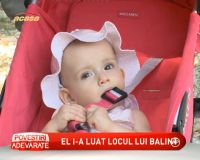 Raluca Petrica o creste pe micuta ei si a lui Gabi Balint alaturi de un alt barbat - VIDEO