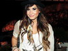 Demi Lovato, imbracata in alb la un eveniment monden - Iti place cum ii sta?