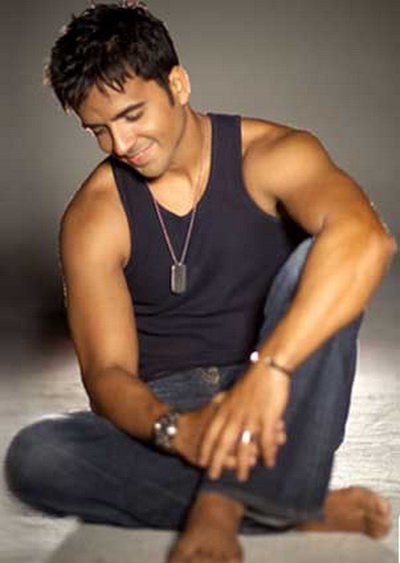 Luis Fonsi va fi tatic