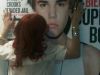 Rihanna saruta un poster gigant cu Justin Bieber - Ce parere ai despre gestul artistei?