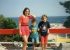 august 96- 11 ani – la Olimp cu fratele si mama mea – tare mandra eram de tricoul cu Aladdin primit din strainatate de la matusa mea 