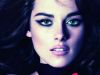 Kristen Stewart isi socheaza fanii cu o sedinta foto in care o imita pe Catherine Deneuve