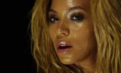 Beyonce se dezbraca in noul ei videoclip "1+1"! VIDEO super sexy