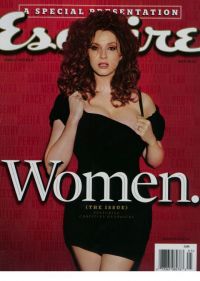 Christina Hendricks cucereste Romania cu 2 filme. Vezi aici cele mai sexy 18 momente din cariera ei