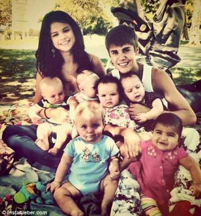 Fotografie de familie: Justin Bieber si Selena Gomez, alaturi de sase bebelusi