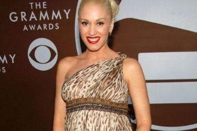 Stil vestimentar de gravida celebra: Gwen Stefani este Mama Diva