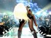 VIDEO / Credeai ca Lady Gaga le-a facut pe toate? Vezi ce a inventat pe scena!